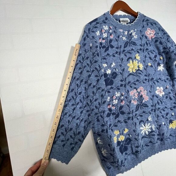Vintage Adele Knitwear Women’s Blue Floral Knit Sweater Size Large - Picture 8 of 14